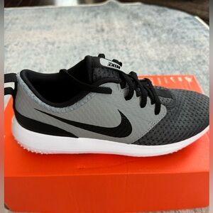 NEW Women’s Nike Roshe Golf Shoes